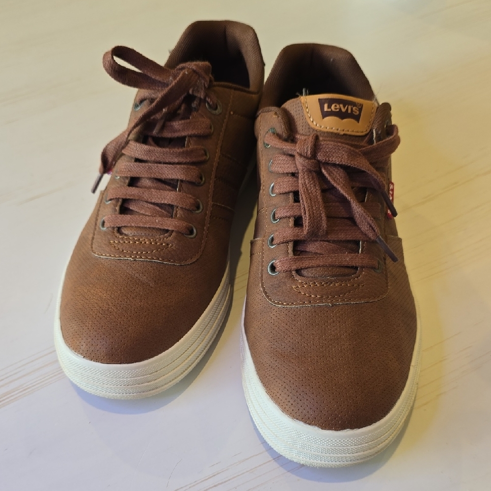 Levi's Brown Low-Top Lace-Up Sneakers